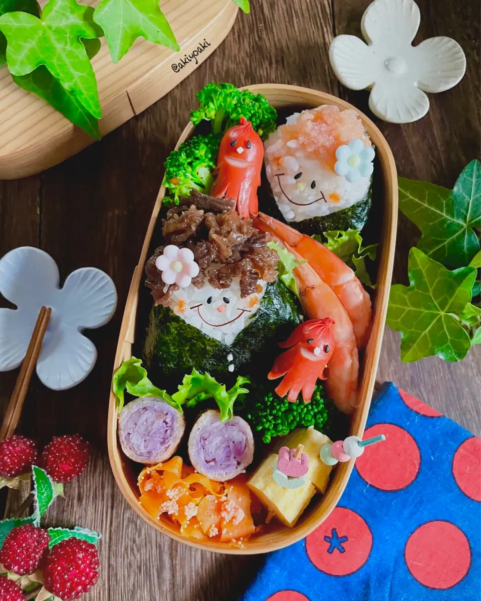母の日おにぎり弁当|Akiyoෆ¨̮⑅さん
