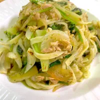 たっぷり新玉ねぎとシーチキンのバジルソースフィットチーネ🌿|keitanさん