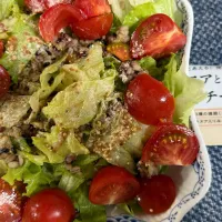 キヌアと雑穀味噌チーズでサラダ| マコリンさん