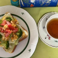 おばぁちゃんのお昼ご飯❣️紅茶がなんとも美味しい✨|tamemitiさん