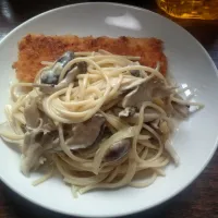 サーモンフライときのこクリームパスタ
