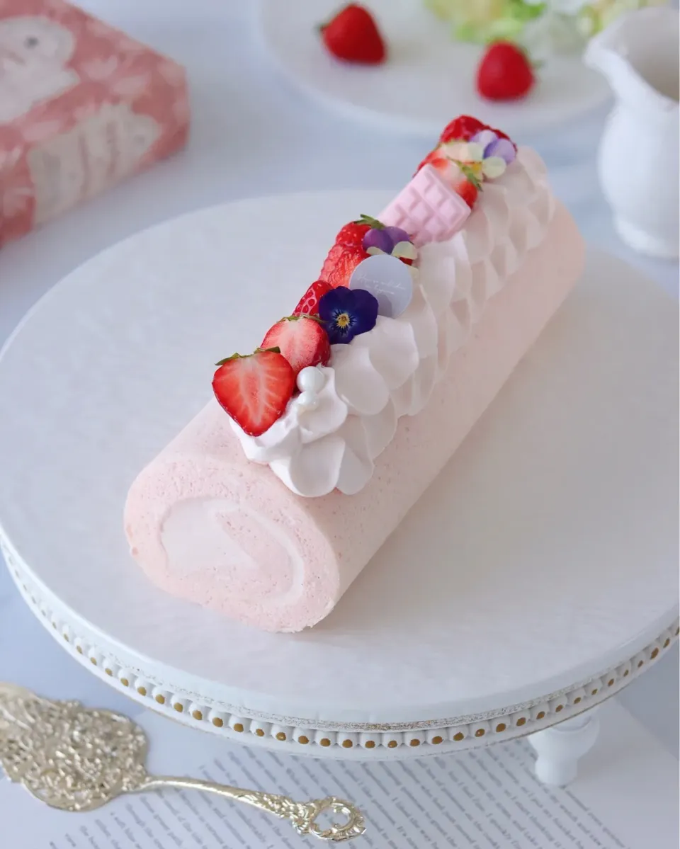 ロールケーキ🍓|もえさん