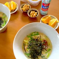 鶏雑炊・大豆煮・糠漬け沢庵・ネーブル・ヨーグルトドリンク|さくたえさん