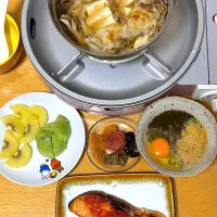 焼鮭🐟餃子入豆腐舞茸玉葱スープ|Makokoさん