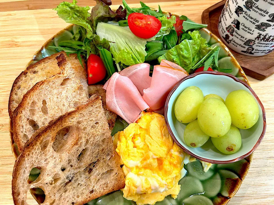 いつもの朝ごはん🥣|CKさん
