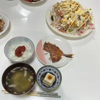アルモンデ晩御飯☆yummyマヨサラダ（ブロッコリー・カニカマ・卵）☆冷奴☆鯵のみりん干し☆みそ汁（インスタント）|Saharaさん