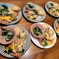 フランクとほうれん草の玉子とじ　さつま芋フリッター　大根わかめきゅうりの甘酢|m aさん