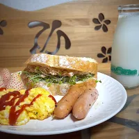 朝ごはん🥣|えみりんさん
