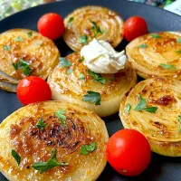 【食卓を紡ぐおたより便】発酵焼肉のタレ de 新玉ねぎのステーキ