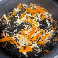 ひじきの炊き込みご飯| にゃふてんさん