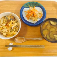 今日の夕食　サバ缶の卵とじ丼、切り干し大根煮物、なすの味噌汁|pinknari🐰🌈さん