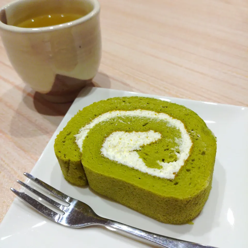 伊藤久右衛門の抹茶ロールケーキ|あゆみ│ハレシピさん