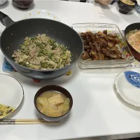アルモンデ晩御飯☆鮭の野菜蒸しゴマドレかけ☆豚と豆苗の卵炒め☆豚カツ☆みそ汁（白菜・厚揚げ・みそ汁の具）|Saharaさん
