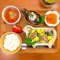 豚こまつ菜のふわ卵のおぼんごはん