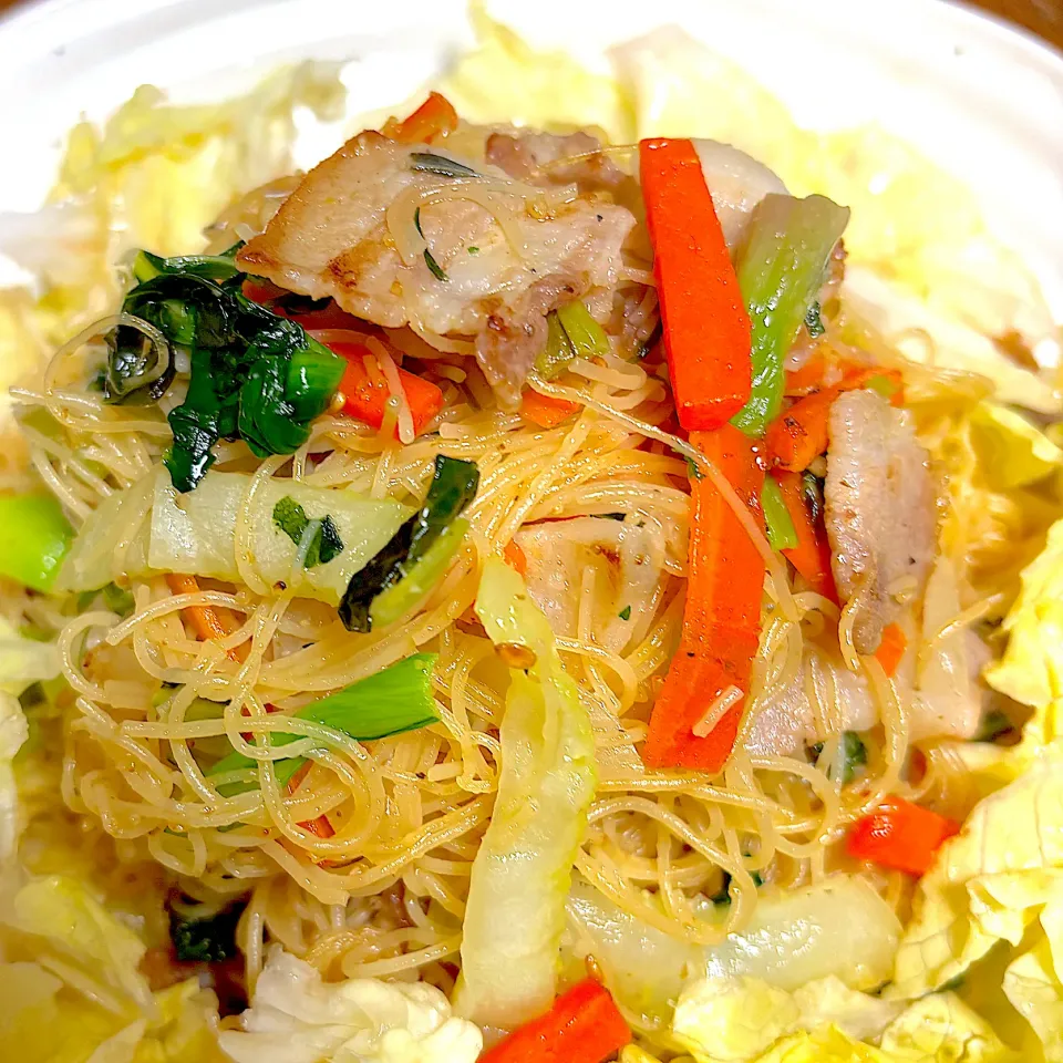 野菜たっぷり 焼きビーフン|たつかばさん