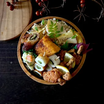 Snapdishの人気料理写真:たけのこご飯弁当