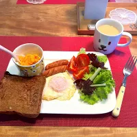ローゼルさんちの朝ごはん　2025・5・12|ローゼルさん