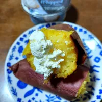 シルクスイートを焼きいもに｡キャステロホイップクリームチーズプレーンをつけて。|あかね空さん