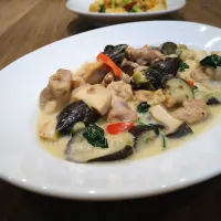 鶏肉と茄子のココナッツミルク煮|古尾谷りかこさん