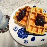 絹豆腐豆乳入りワッフルとコメダ珈琲あんこ☺️💞