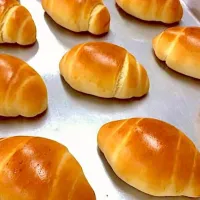 「Mascarpone roll bread」
明日のパン🍞
マスカルポーネ8%
無塩バター 7%
ちょっとハイカロリー（笑）| ばくあんしゃさん