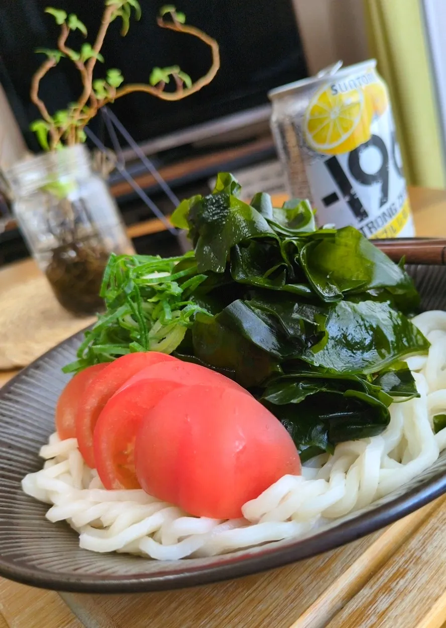 冷やしわかめうどん|まりおさん