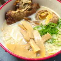 豚骨ラーメン