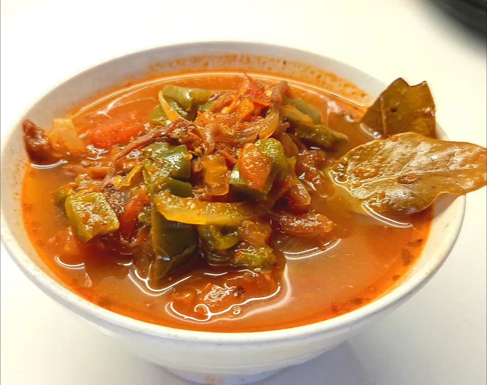 Caldo de charales con nopales (dried anchovies with prieckly pear cactus soup)|Jorge Bernal Márquezさん