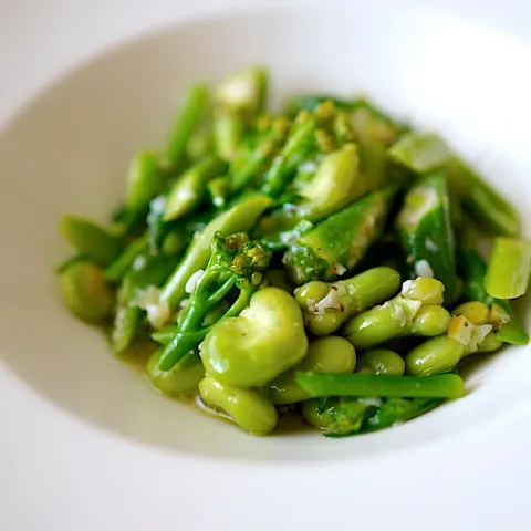 「プラス糀 玉ねぎ生塩糀」を使ってみたSnapdishの料理・レシピ写真:そら豆と春の緑の玉ねぎ塩麹和え