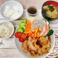 鶏肉と新玉ねぎのコンソメレモンバター炒め|chou  chouさん