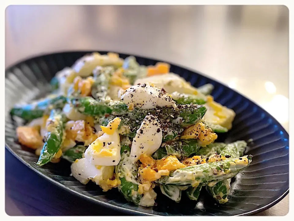 スナップエンドウとゆで卵のサラダ🥗|yucca@さん