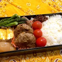 2025.5.13 息子弁当　◎ハンバーグ　◎卵焼き　◎玉蒟蒻　◎アスパラ焼き浸し|goroさん