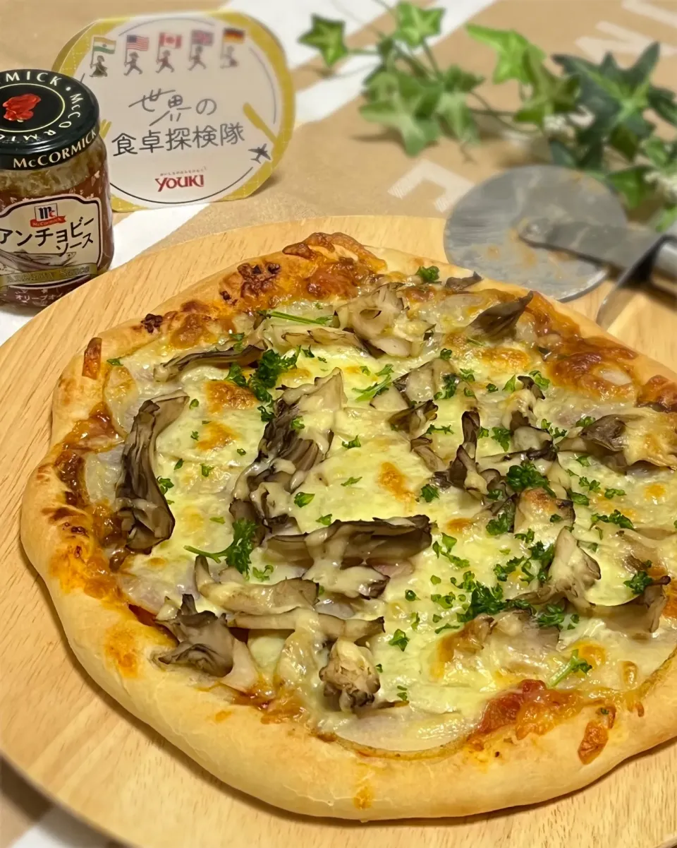 おうちピザその2🍕新じゃがと舞茸のアンチョビピザ|あゆさん