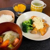 チキン南蛮とポトフのお夕飯🌛|みーぬさん