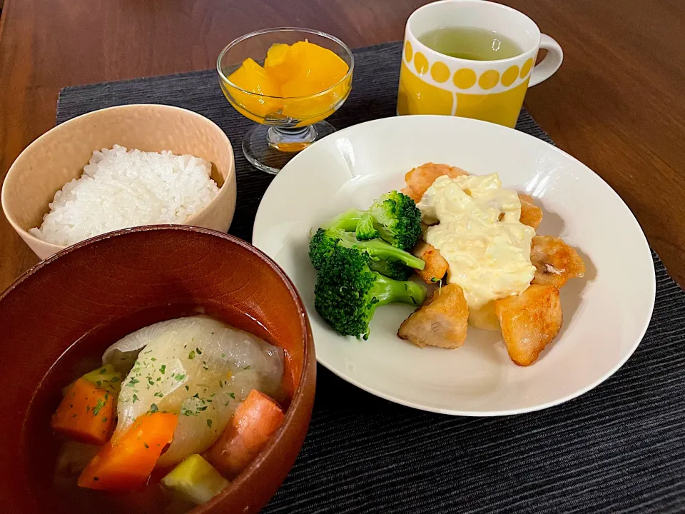 チキン南蛮とポトフのお夕飯🌛|みーぬさん