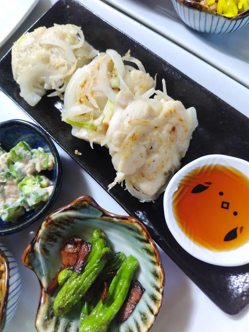 m.rafuさんのお料理真似て、玉ねぎと胸肉の蒸し焼き作ってみました✨|rikako♪。.:＊さん