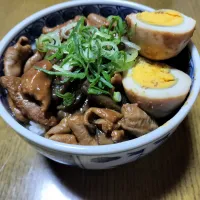 🥚煮玉子乗せ土手味噌󠄀丼|みよぱさん