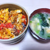 2025 0508 　ハムトマたまチーズ丼　小松菜とわかめ、油揚げのお味噌汁|いもこ。さん
