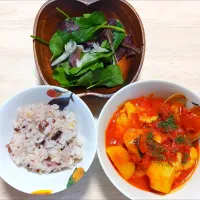 2025 0509　スペイン風たらとあさりのトマト煮　サラダ|いもこ。さん