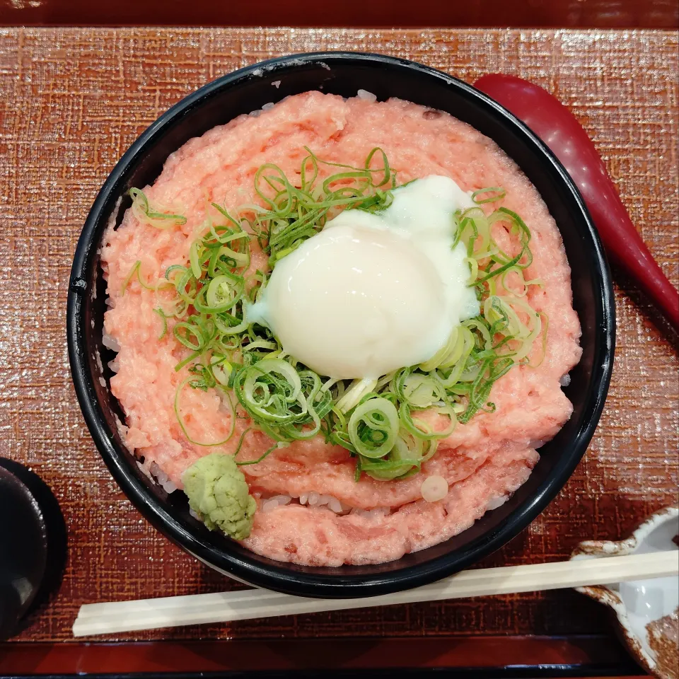 ねぎとろ温玉丼|おじゃみさんさん