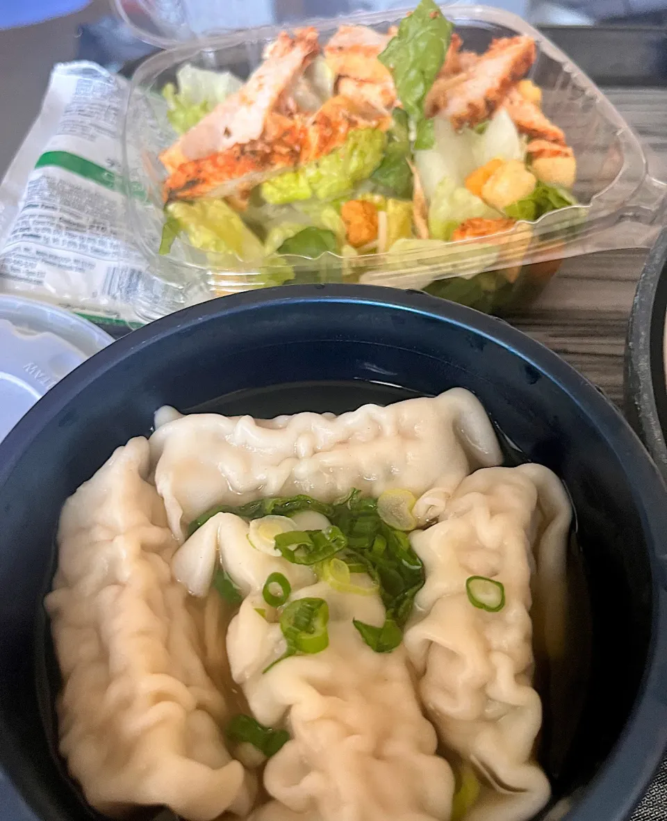 Dumpling soup & salad|🌺IAnneさん