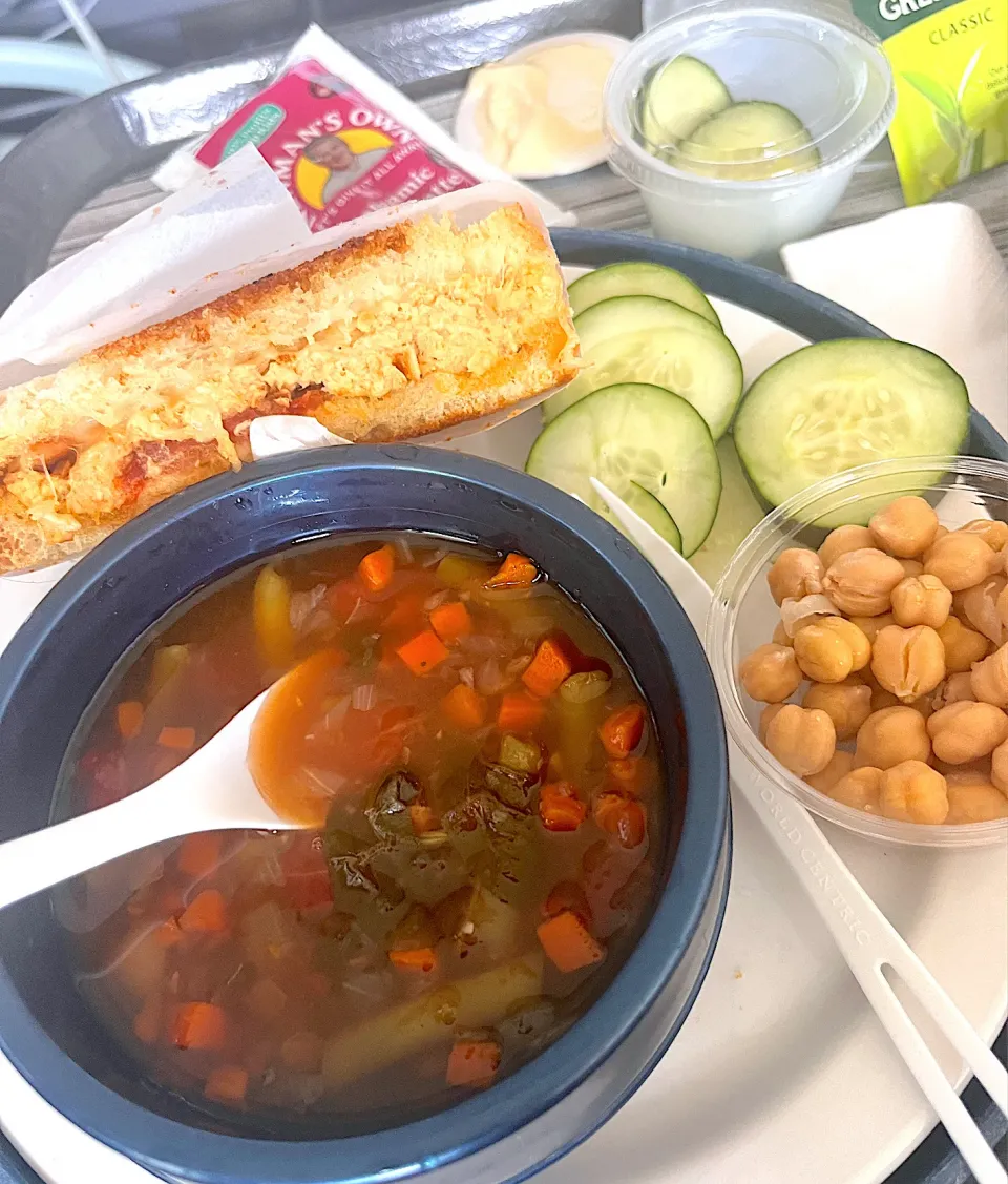 Vegetable lentil soup, grilled chicken salad melt on sourdough, side of garbanzos & cucumbers|🌺IAnneさん
