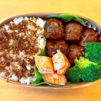 肉団子、焼鮭、茹でブロッコリー| あしゃみさん