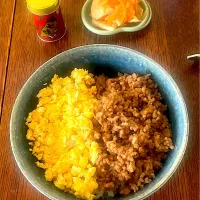 ランチ♯そぼろ丼|小松菜さん