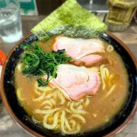 ラーメン（麺やわめ味油ふつう）@神田ラーメン わいず|morimi32さん
