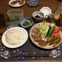 ご飯、瀬戸内レモン香味味付豚ヒレ肉のポークソテー、大根ステーキ、じゃがいもソテー、トマト、レタス、きゅうり、小松菜のお浸し、野沢菜漬け、黒豆の煮豆、六条麦茶、カシスジャムのせ手作りフルーツミックスジュースゼリー(夕飯)| enarinさん