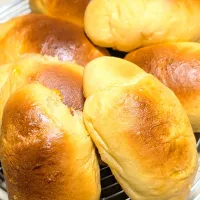 ロールパン焼けました〜