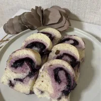 🫐ブルーベリーミニ食パン🍞|みゆぞうさん