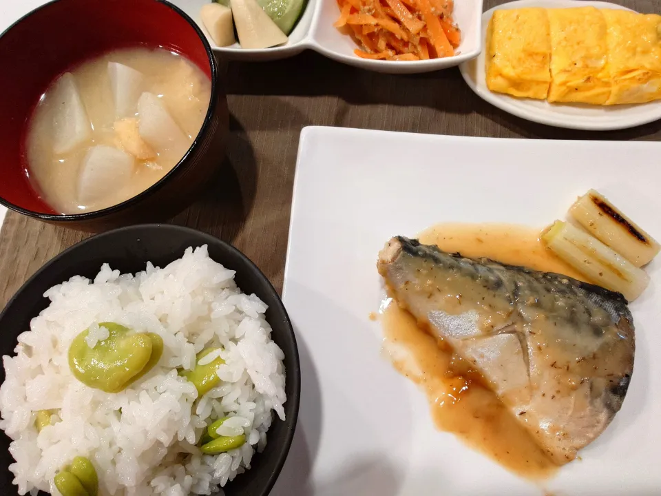 鯖味噌と空豆ご飯|伊藤央さん