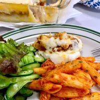 Loaded Mashed Potatoes Meatloaf Casserole and Penne Pomodoro|gonbenさん